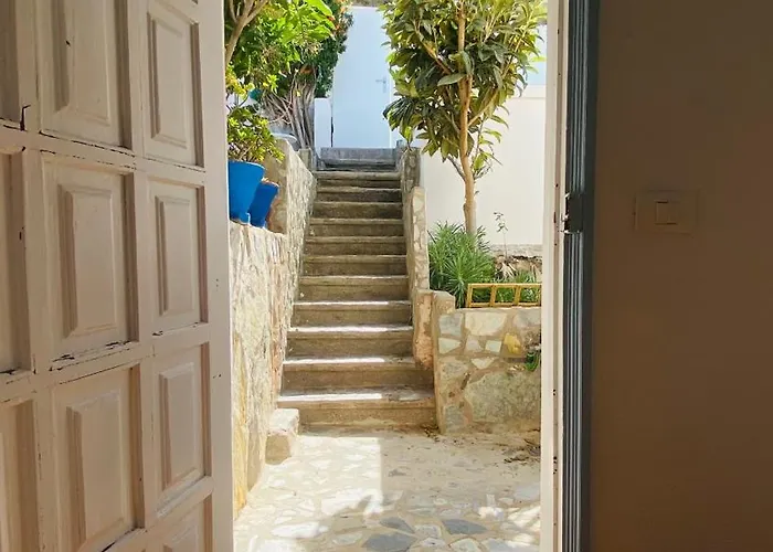 Дом отдыха Casa Mimosa With Private Pool & Garden